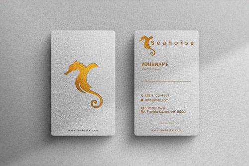 لوگوی طلایی به همراه موکاپ سفید کارت ویزیت 